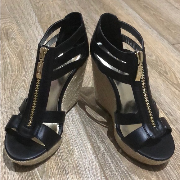 Brand new guess wedges 👠 - Picture 4 of 5